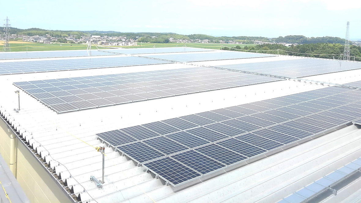 Paneles solares instalados en la Planta Tamaki de Kyocera Document Solutions