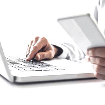 Términos y condiciones de procesamiento de datos  utilizando una tablet y un portátil a la vez