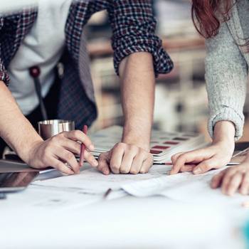 Servicio de almacenamiento de equipos de impresión Trabajado en grupo